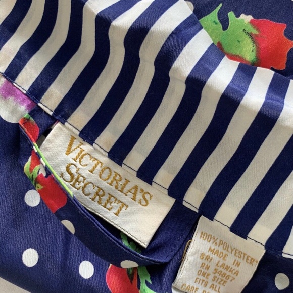 Victoria’s Secret Robe One Size. Fits All - Picture 6 of 8